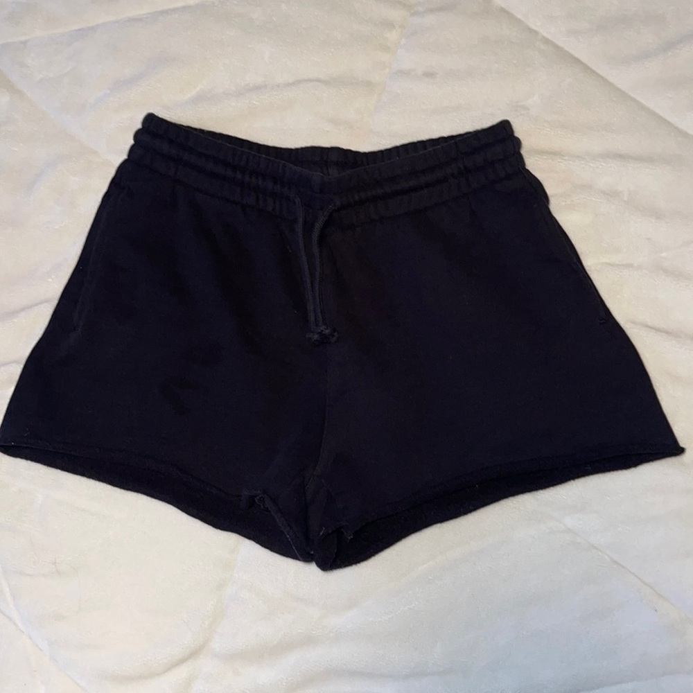Aritzia TNA high rise 2" Shorts, size small, color black